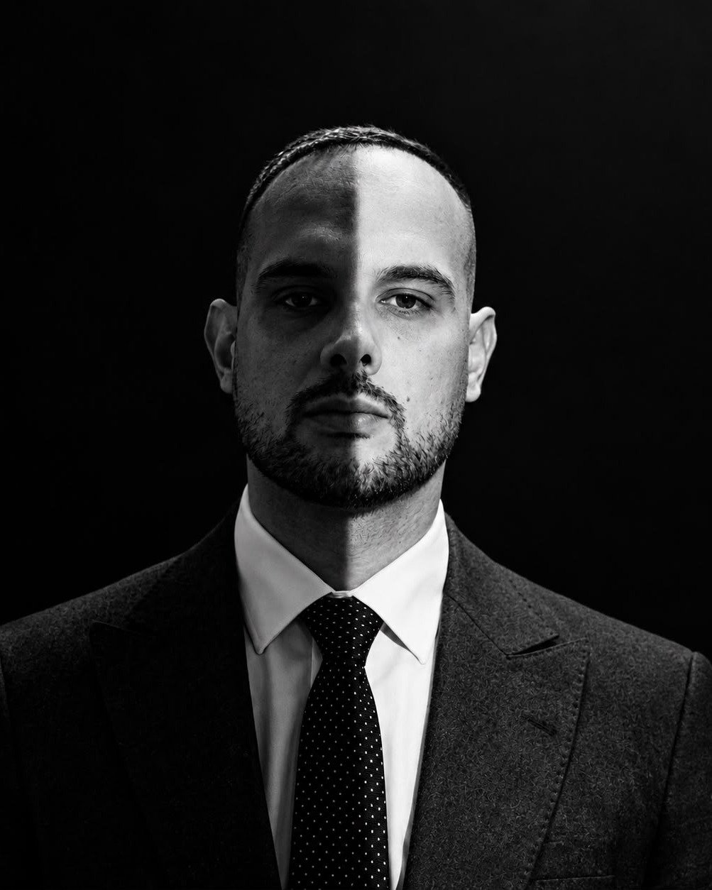 Retrato em preto e branco de Bruno de Sousa Monteiro, advogado